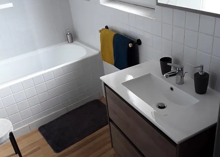 شقة Maison De Avec Garage Et Terrasse